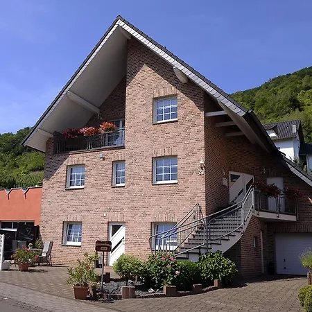 Ferienwohnung Haus Luzia Sankt Aldegund Exterior foto